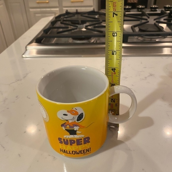 Snoopy Super Happy Halloween Candy Corn Superman Mug Hallmark Halloween Series - Picture 9 of 9